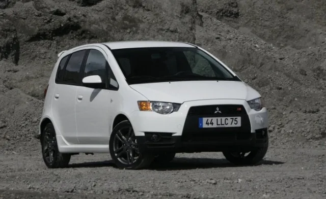 Mitsubishi Colt (Мицубиси Кольт) микровэн — 3
