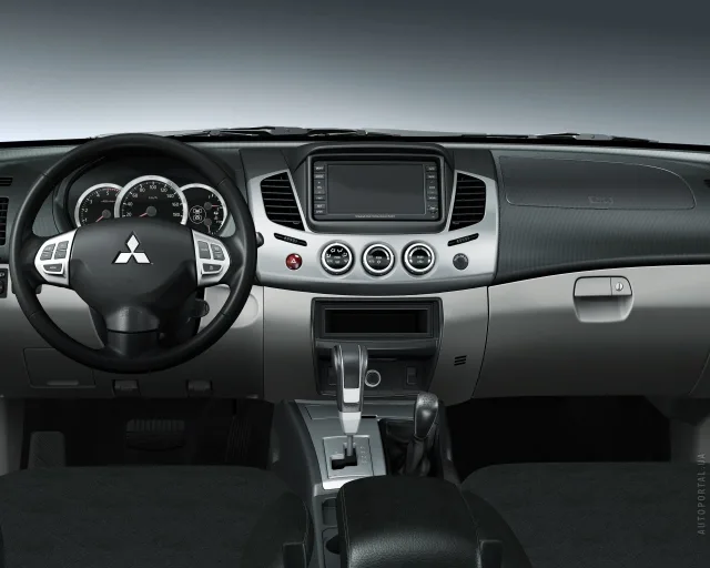 Mitsubishi L200 2.5Di D MT Invite long — 3