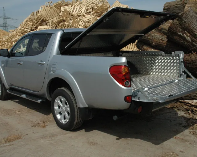 Mitsubishi L200 2.5Di D MT Invite long — 7