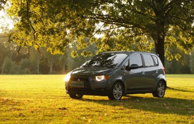 Mitsubishi Colt (Мицубиси Кольт) микровэн — 10