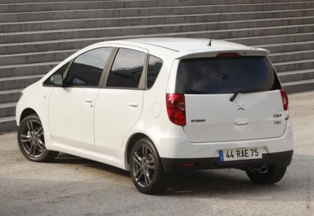 Mitsubishi Colt (Мицубиси Кольт) микровэн — 13