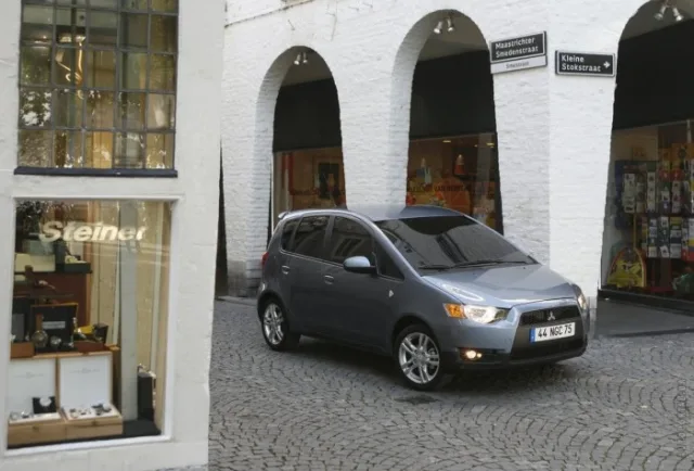 Mitsubishi Colt (Мицубиси Кольт) микровэн — 11