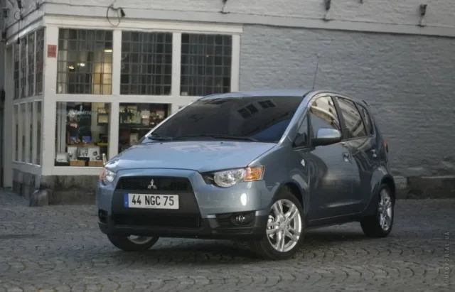 Mitsubishi Colt (Мицубиси Кольт) микровэн — 6