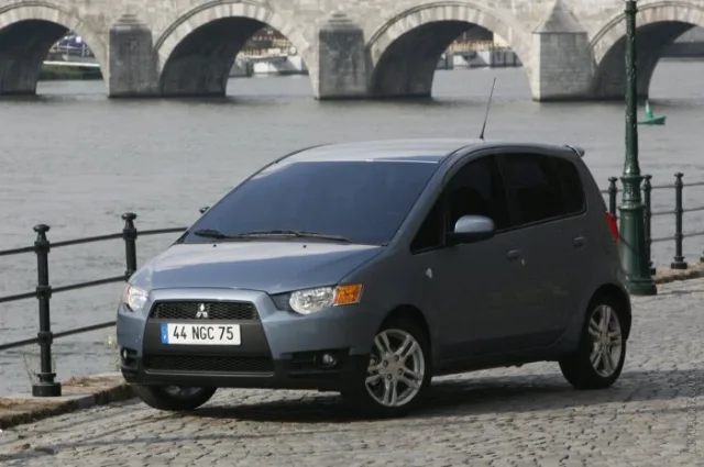 Mitsubishi Colt (Мицубиси Кольт) микровэн — 7