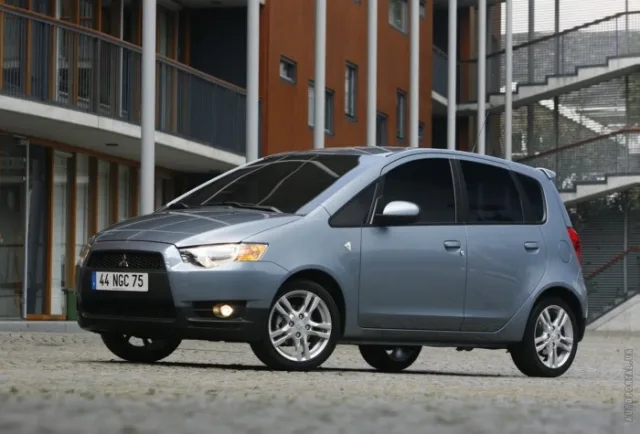 Mitsubishi Colt (Мицубиси Кольт) микровэн — 4