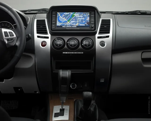 Mitsubishi Pajero Sport 2009 (Мицубиси Паджеро Спорт) внедорожник — 3