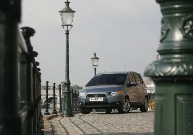 Mitsubishi Colt (Мицубиси Кольт) микровэн — 15