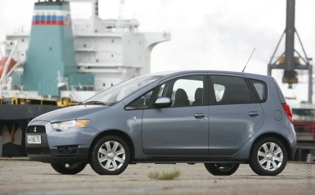 Mitsubishi Colt (Мицубиси Кольт) микровэн — 8