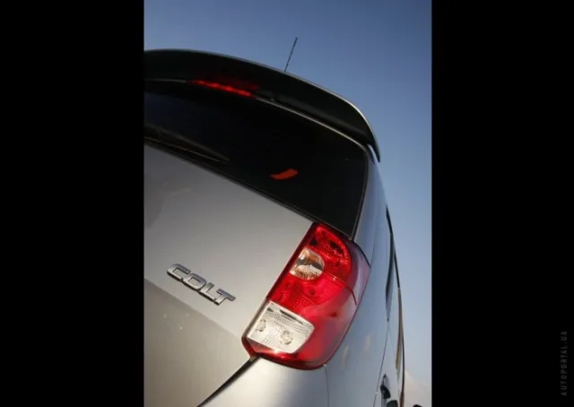 Mitsubishi Colt (Мицубиси Кольт) микровэн — 23