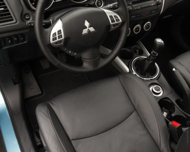 Mitsubishi ASX 2010 кросовер — 11