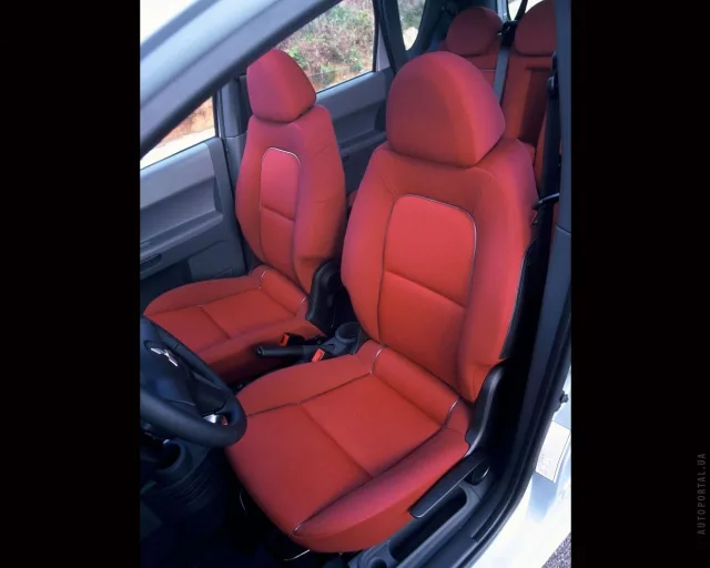 Mitsubishi Colt 2003 (Мицубиси Кольт) микровэн — 4