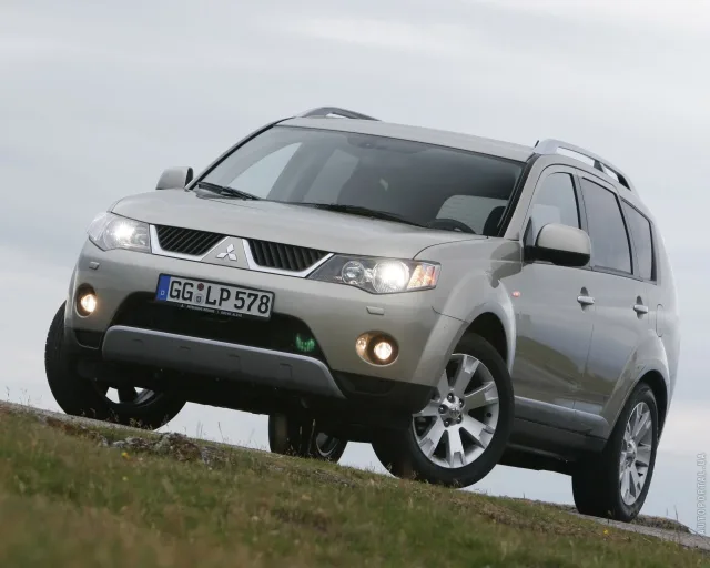 Mitsubishi Outlander XL 2005 (Мицубиси Аутлендер) кроссовер — 21