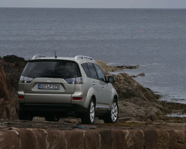Mitsubishi Outlander XL 2005 (Мицубиси Аутлендер) кроссовер — 23