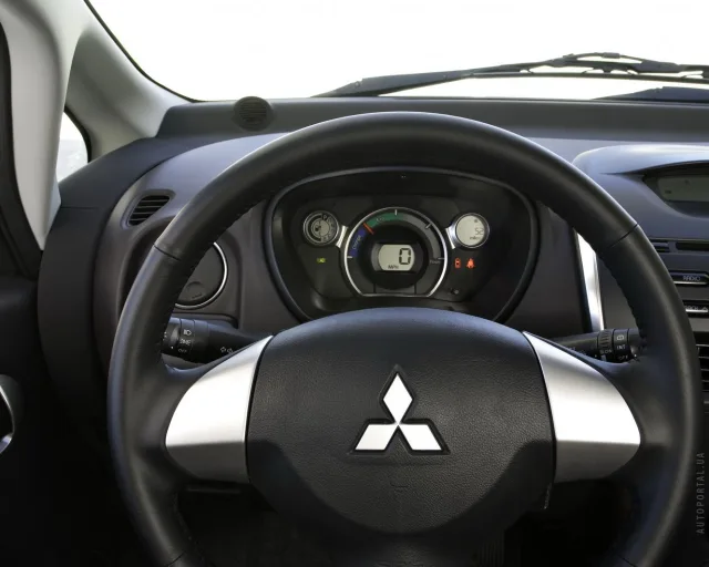 Mitsubishi I MiEV (Мицубиси И МиЕВ) 5-ти дверный хэтчбек — 4