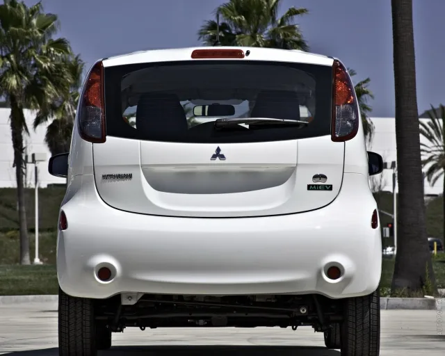 Mitsubishi I MiEV (Мицубиси И МиЕВ) 5-ти дверный хэтчбек — 9