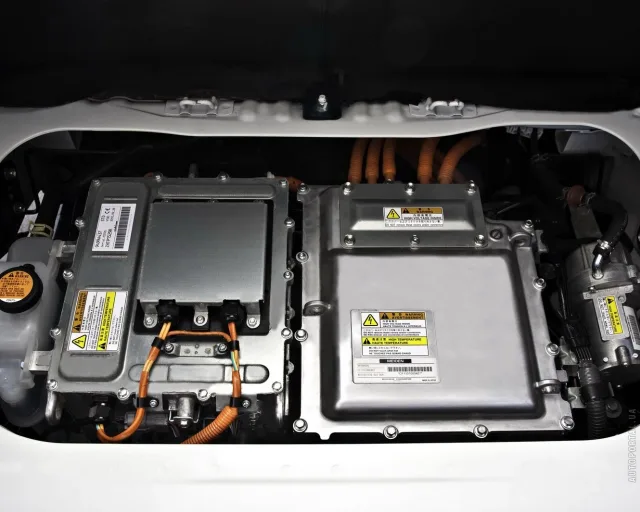Mitsubishi I MiEV (Мицубиси И МиЕВ) 5-ти дверный хэтчбек — 6
