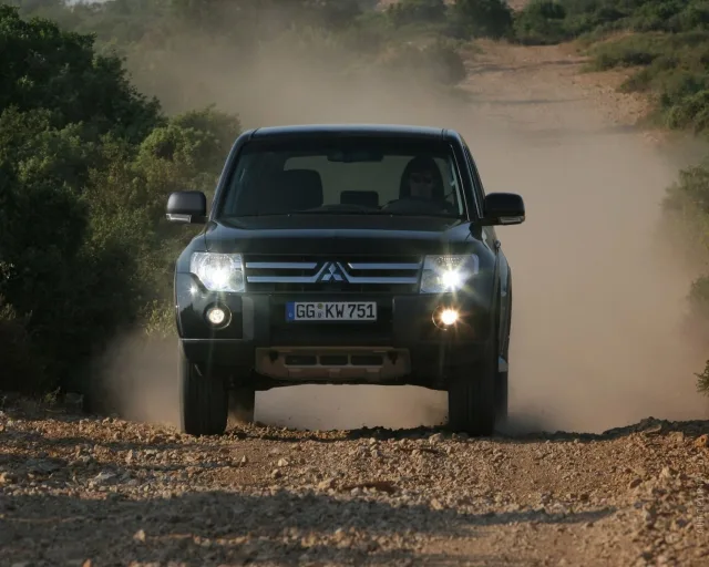 Mitsubishi Pajero Wagon 3.8 AT Ultimate — 7