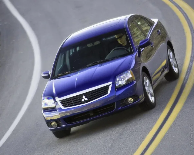 Mitsubishi Galant седан — 11