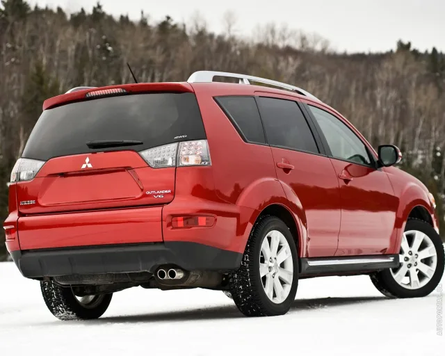 Mitsubishi Outlander XL кросовер — 9