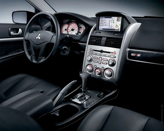 Mitsubishi Galant седан — 2