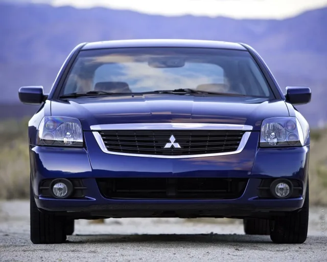 Mitsubishi Galant седан — 8