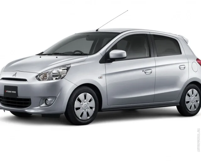 Mitsubishi Mirage 5-дверний хетчбек — 8