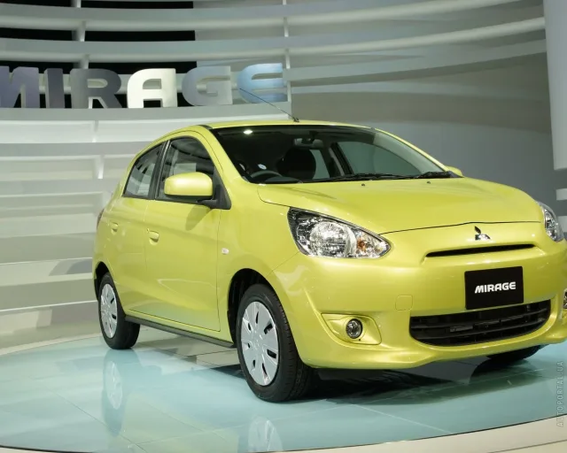 Mitsubishi Mirage 5-дверний хетчбек — 9