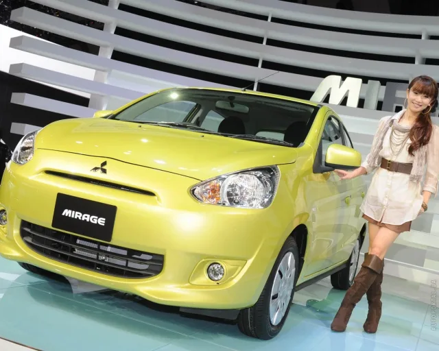 Mitsubishi Mirage 5-дверний хетчбек — 4