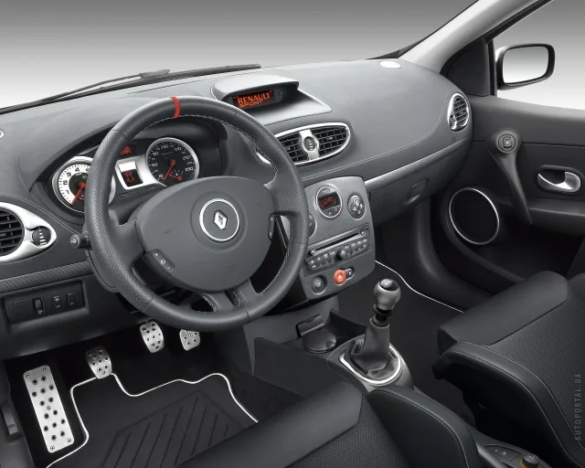 Renault Clio RS hatchback — 6