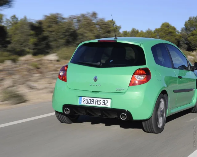 Renault Clio RS hatchback — 14