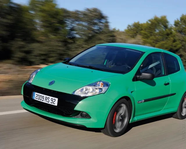 Renault Clio RS hatchback — 19