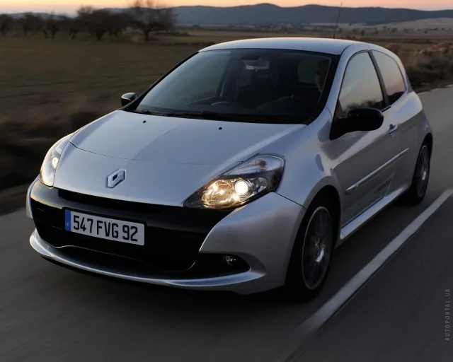 Renault Clio RS hatchback — 20