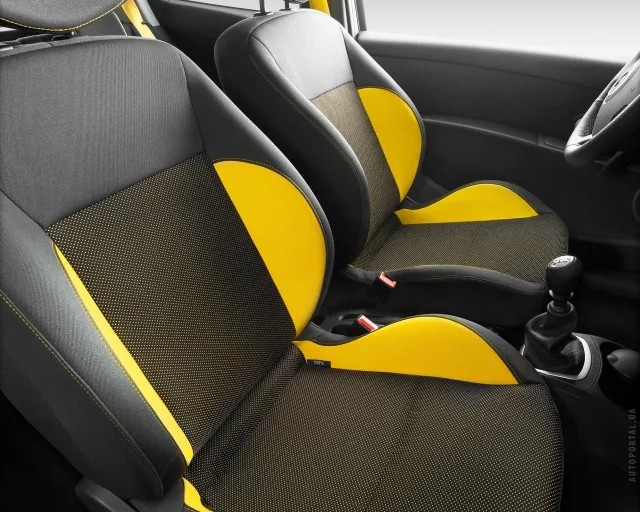 Renault Clio RS hatchback — 7