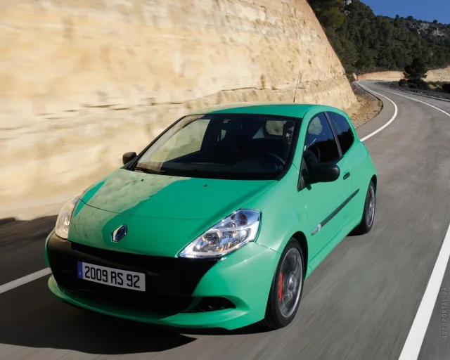 Renault Clio RS hatchback — 9