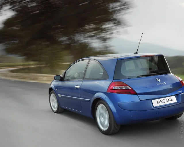 Renault Megane II (Рено Меган) 3-х дверный хетчбэк — 3