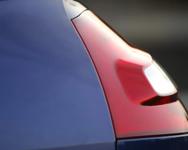 Renault Megane II (Рено Меган) 3-х дверный хетчбэк — 11