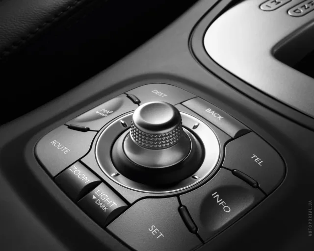 Renault Megane III hatchback — 7