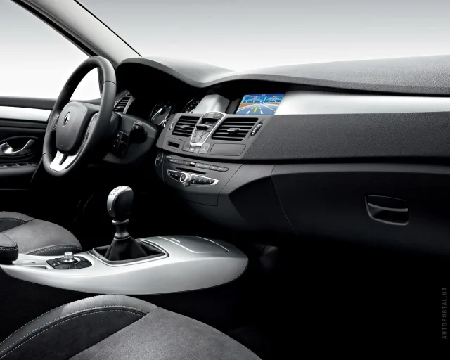 Renault Laguna III (Рено Лагуна) хэтчбек — 23