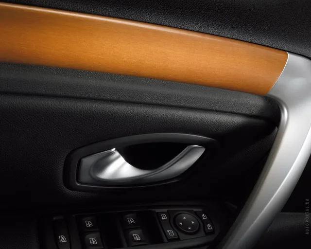 Renault Laguna III (Рено Лагуна) хэтчбек — 10
