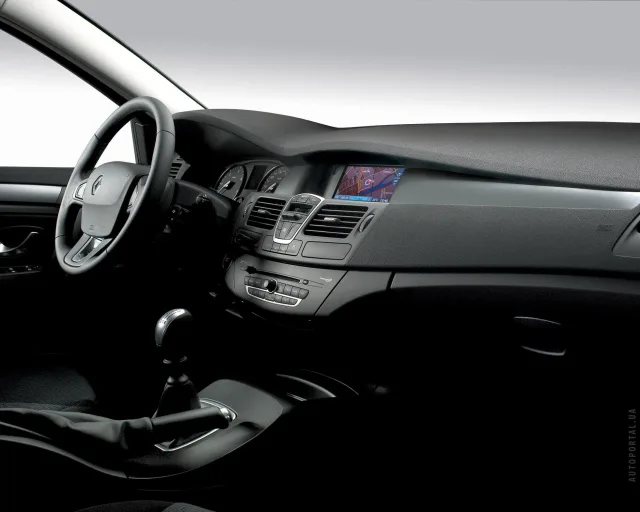 Renault Laguna III (Рено Лагуна) хэтчбек — 5