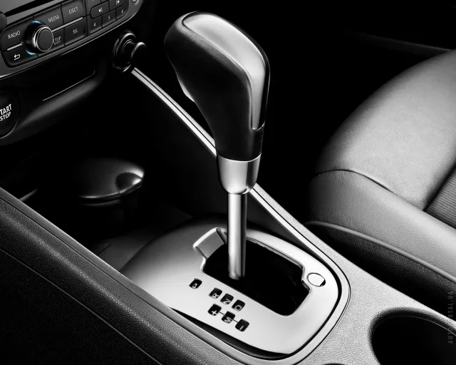Renault Fluence 2012 седан — 2