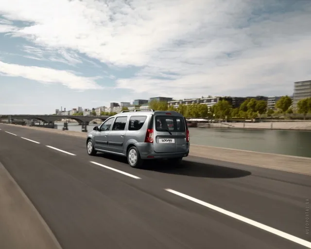 Renault Logan MCV 1.5D MT Base — 4