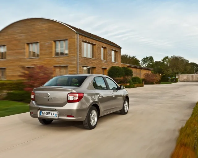 Renault Symbol 2012 (Рено Символ) седан — 3