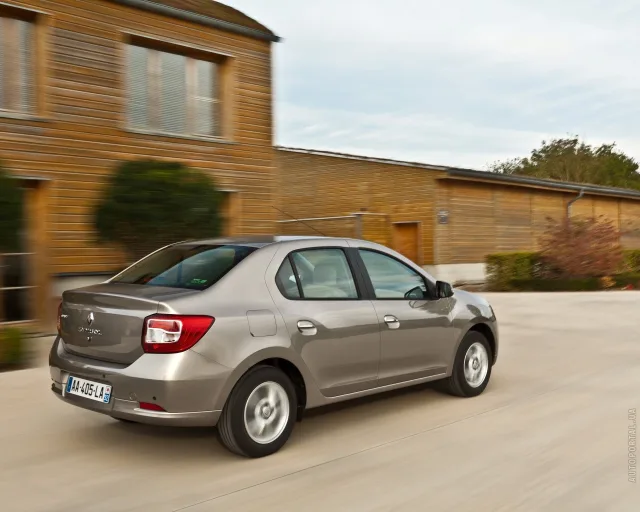 Renault Symbol 2012 (Рено Символ) седан — 9
