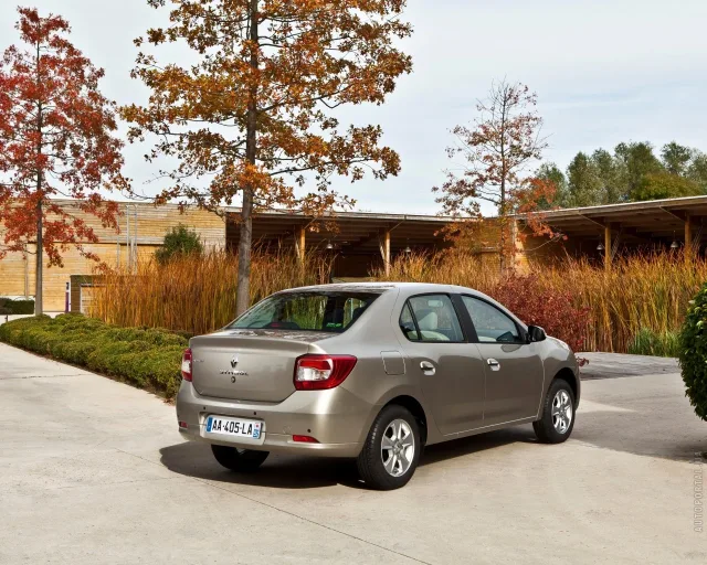 Renault Symbol 2012 (Рено Символ) седан — 16