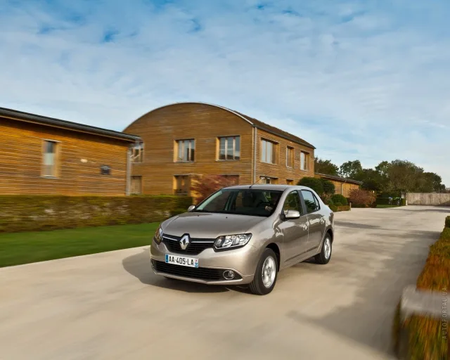 Renault Symbol 2012 (Рено Символ) седан — 19
