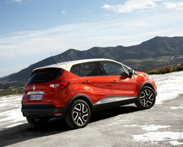 Renault Captur 2013 (Рено Каптур) кроссовер — 9
