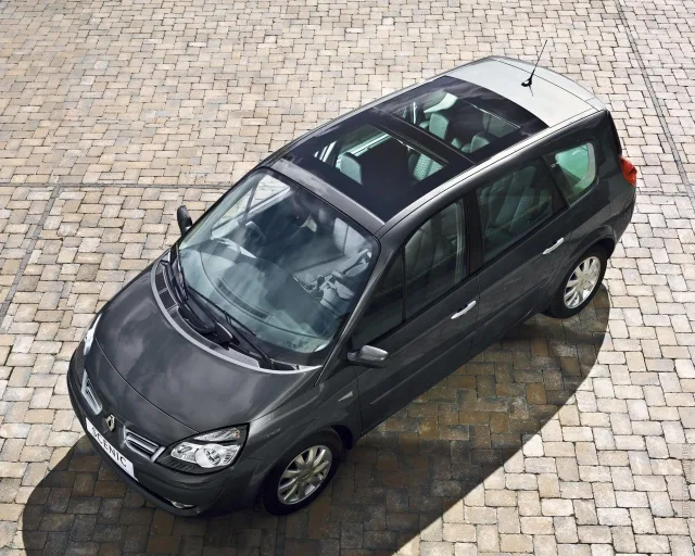 Renault Scenic II (Рено Сценик) минивэн — 25