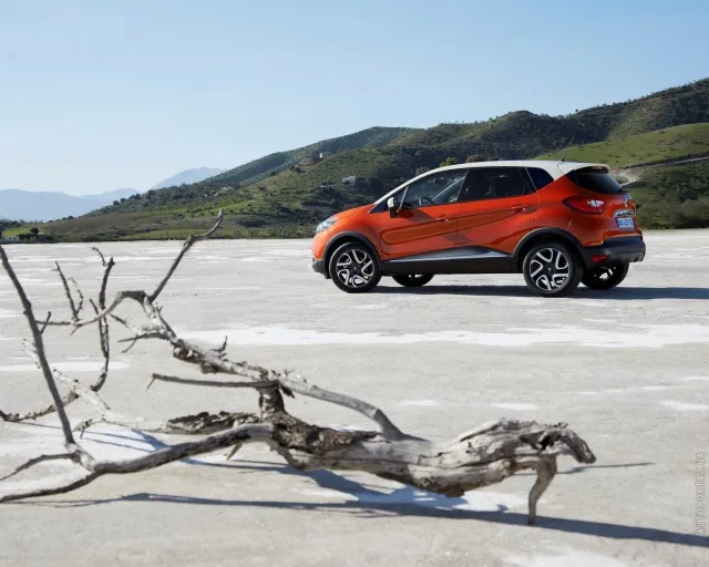 Renault Captur 2013 (Рено Каптур) кроссовер — 16