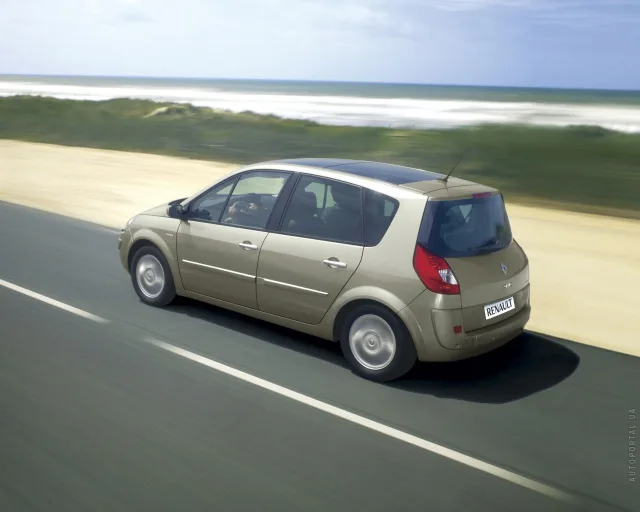 Renault Scenic II (Рено Сценик) минивэн — 19